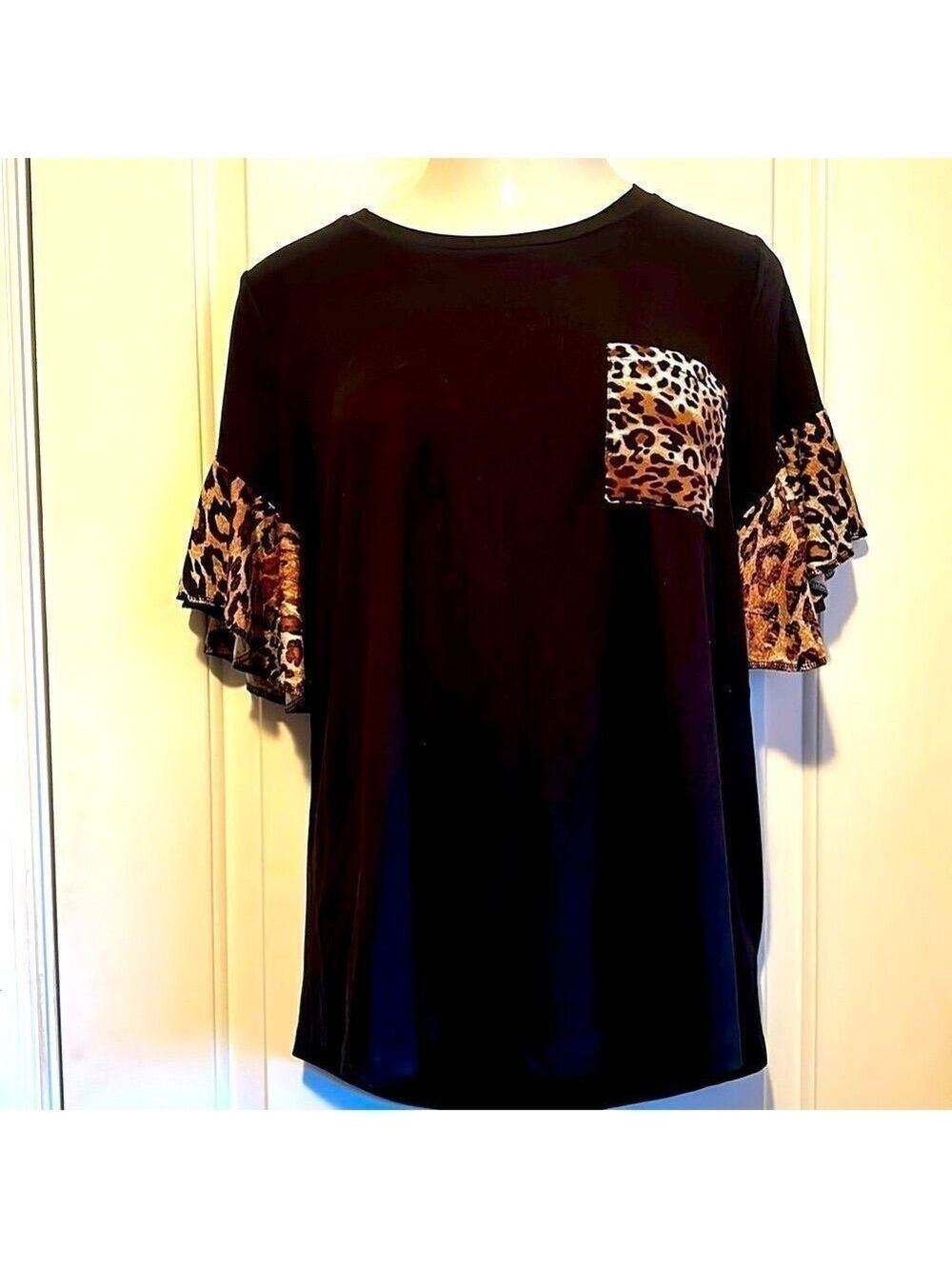 Leopard Top - Picture 2 of 8